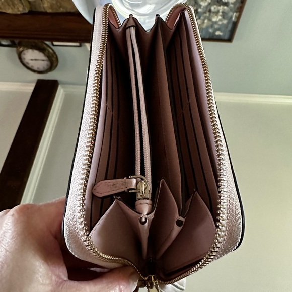 Bifold wallet - Picture 5 of 7